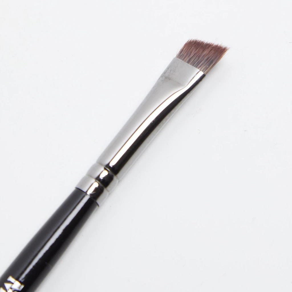 E29 brow brush with spoolie 3