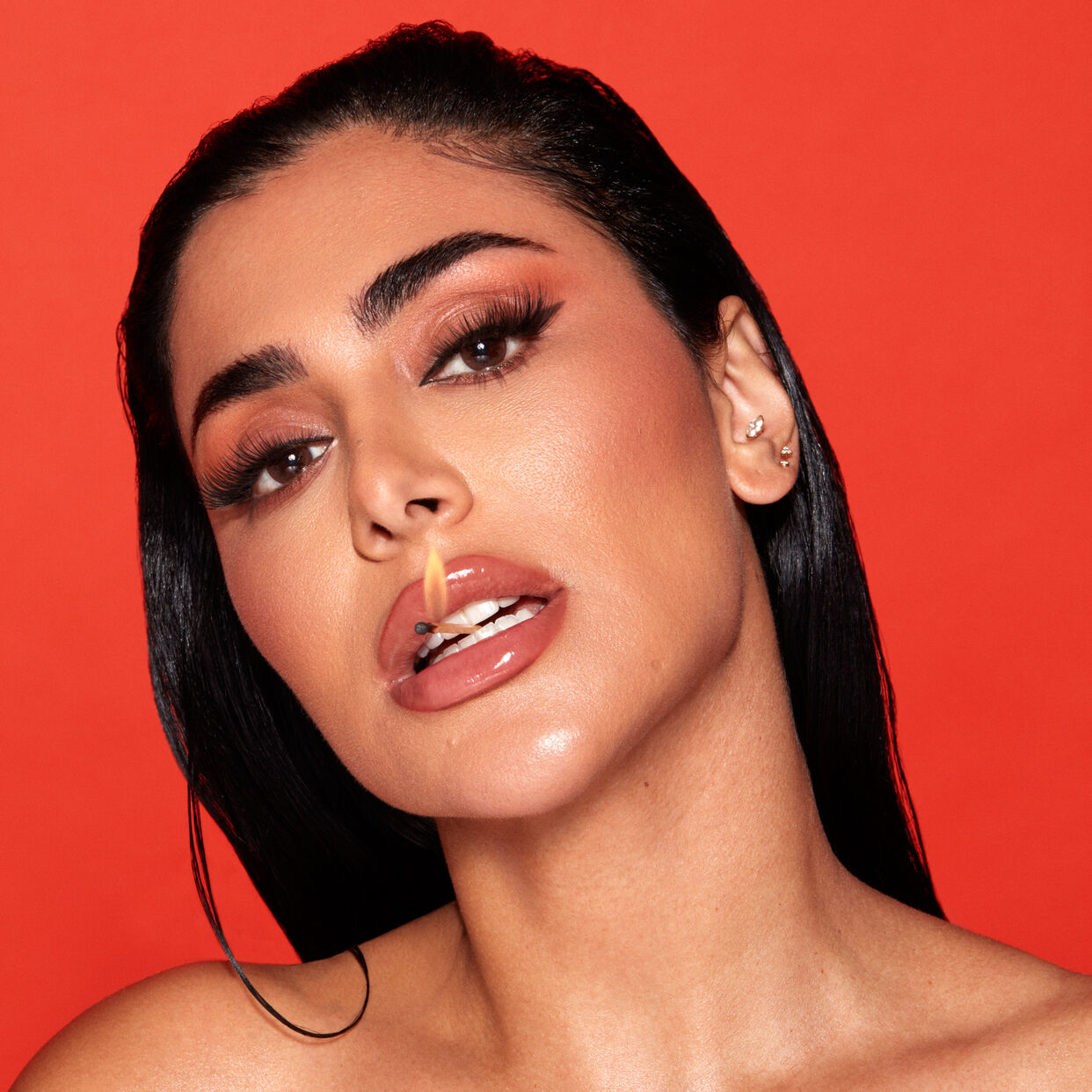 HUDA-BEAUTY-MARCH-2022141944-r-thermo