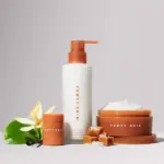 FS_FALL25_T2PRODUCT_EDITORIAL_PLUSHPUDDIN_SALTEDCARAMEL_FAMILY_INGREDIENTS_BODYMILK_BUTTADROP_1200X1500_72DPI_1_600x